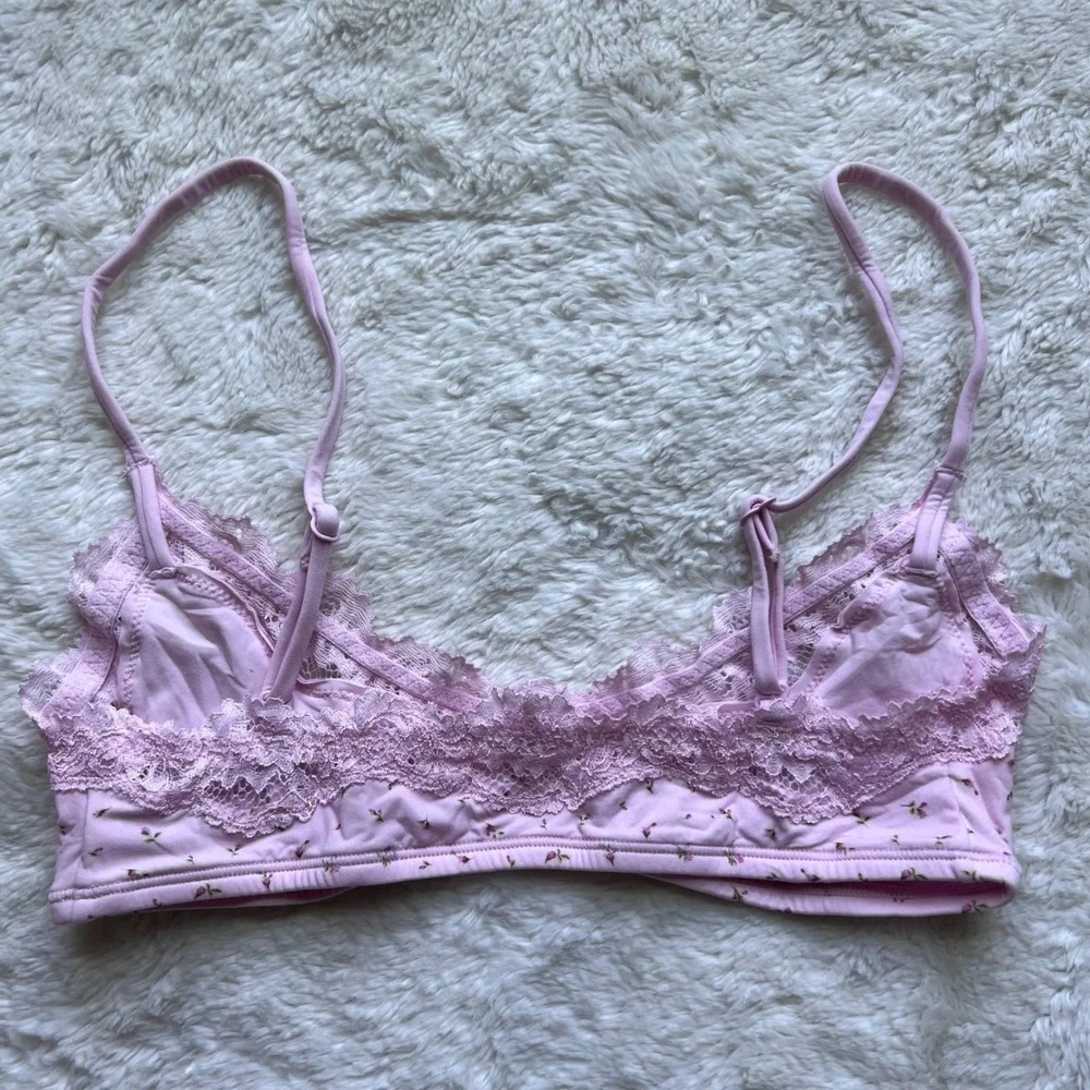 SKIMS bralette features